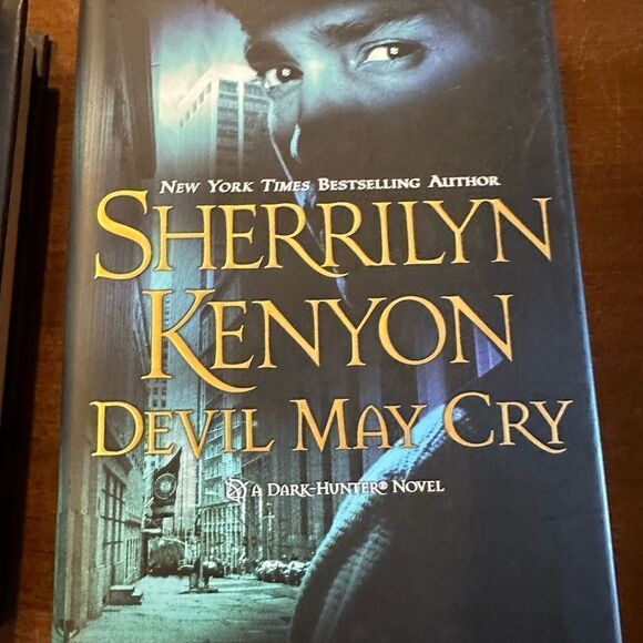 Signed! Devil May Cry Book 11 by Sherrilyn Kenyon: author signed 1st edition - Picture 6 of 11